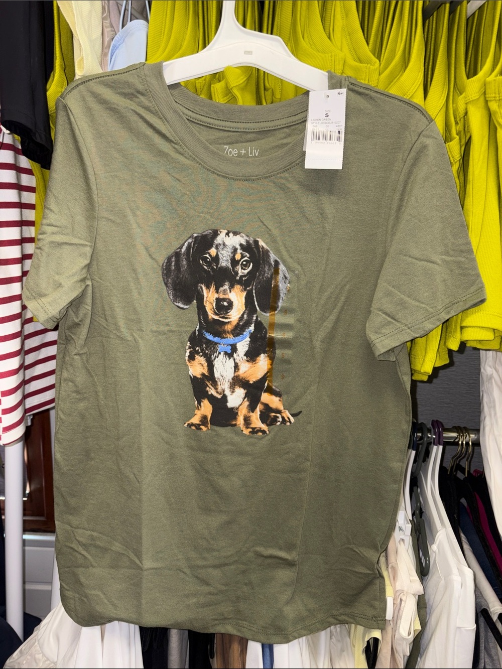 5/$10 Zoe + Liv Olive Graphic Dachshund Tee